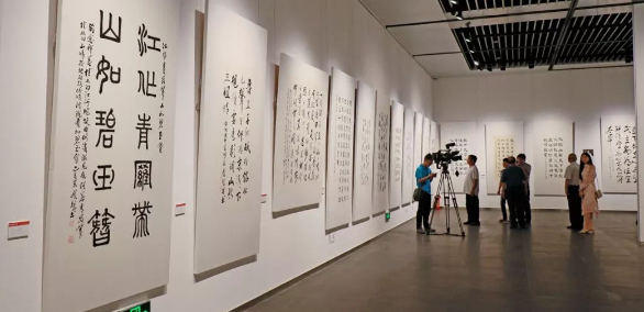 试析“八桂书风”的形成与发展